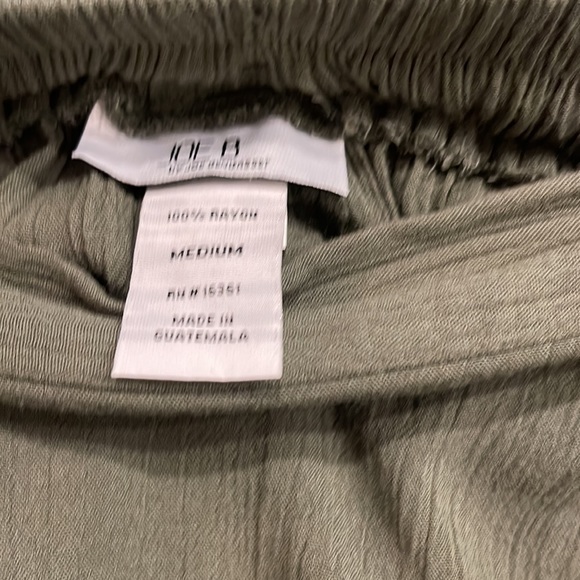 Joe B Smocked Waist Woven Maxi Skirt- Sz M - Picture 4 of 5